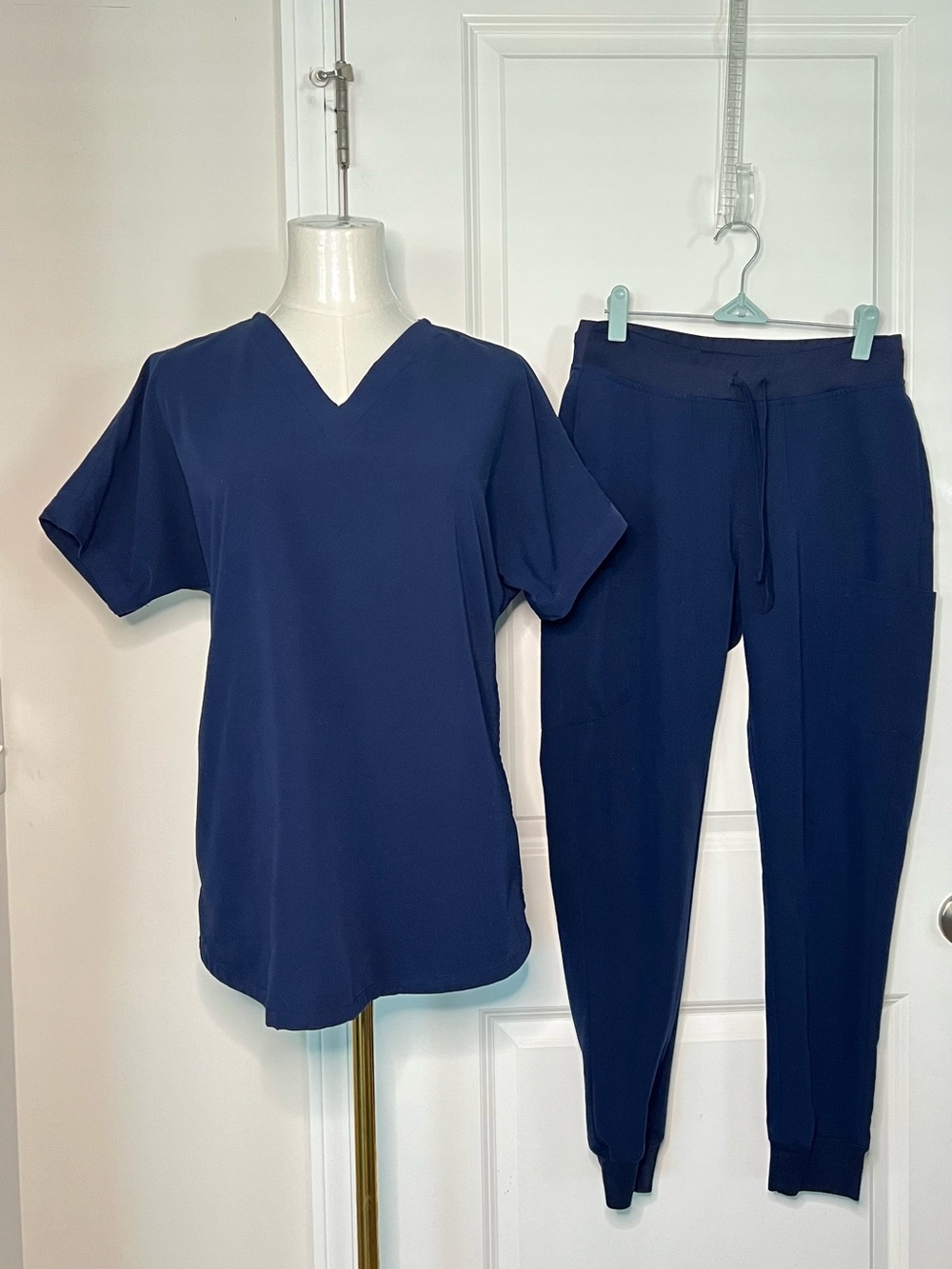 Mandala Women’s Navy blue Scrub 2 piece Set Sz Small Nursing Medical uniform